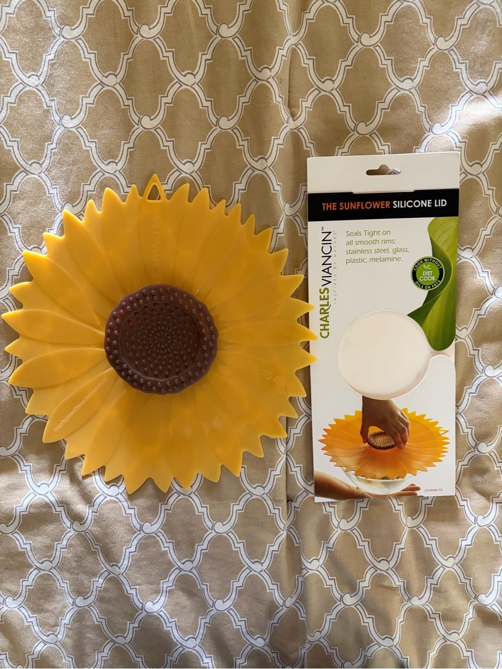 Charles Viancin Sunflower Silicone Lid 9” - New